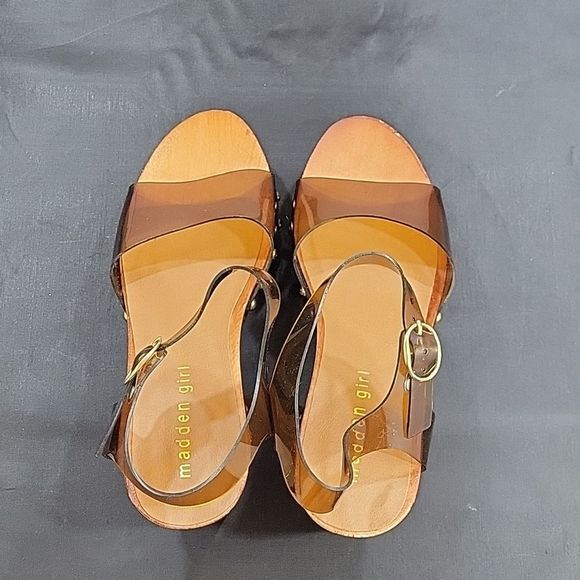 BRAND NEW MADDEN GIRL WOMEN’S LIFFT HEELED SANDAL - Picture 8 of 16